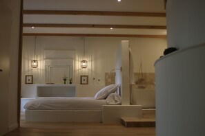 Suite Dordogne 1 Design | Egyptian cotton sheets, premium bedding, down duvets, free WiFi - Malis Castéra Le petit château (Saint-Jean-de-Blaignac)