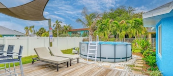 Pet-Friendly Fort Pierce Home w/ Pool & Kayaks!