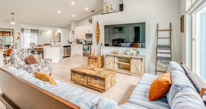 Pet-Friendly Fort Pierce Home w/ Pool & Kayaks!