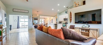Pet-Friendly Fort Pierce Home w/ Pool & Kayaks!