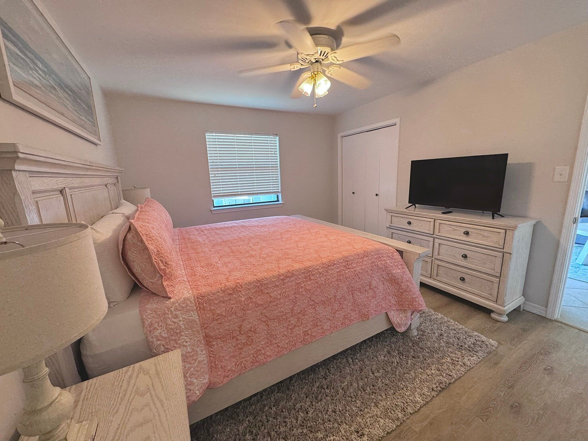 公寓式客房, 多张床, 阳台, 泳池景观 (Bayview 20) | 2 多间卧室、特色装修、特色家居、床单