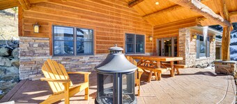 Remote Mountainside Cabin By Stillwater River