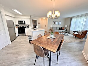 Condo, Multiple Beds, Balcony, Pool View (Colony Club P5) | 2 bedrooms, individually decorated, individually furnished, bed sheets