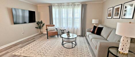 Condo, Multiple Beds, Balcony, Pool View (Colony Club P6) | Living area