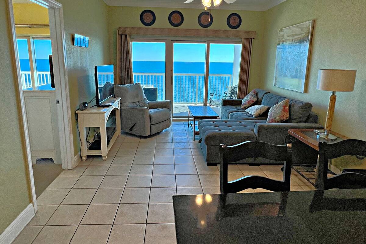 Condo, Multiple Beds, Pool Access (Crystal Tower 1303) | Living area