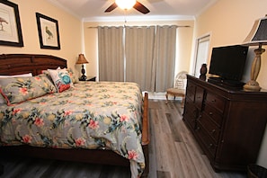 คอนโด, หลายเตียง, ใช้สระว่ายน้ำได้, วิวสร ะว่ายน้ำ (Cypress Point 204-A) | 2 ห้องนอน, ห้องพักตกแต่งอย่างมีเอกลักษณ์, ตกแต่งพิเศษโดยเฉพาะ