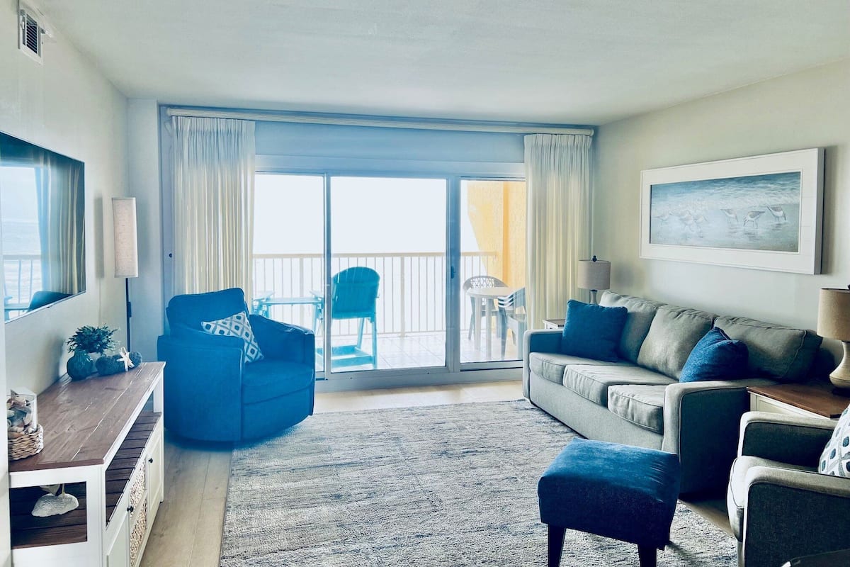 Condo, Multiple Beds, Pool Access (Driftwood Towers 5C) | Living area