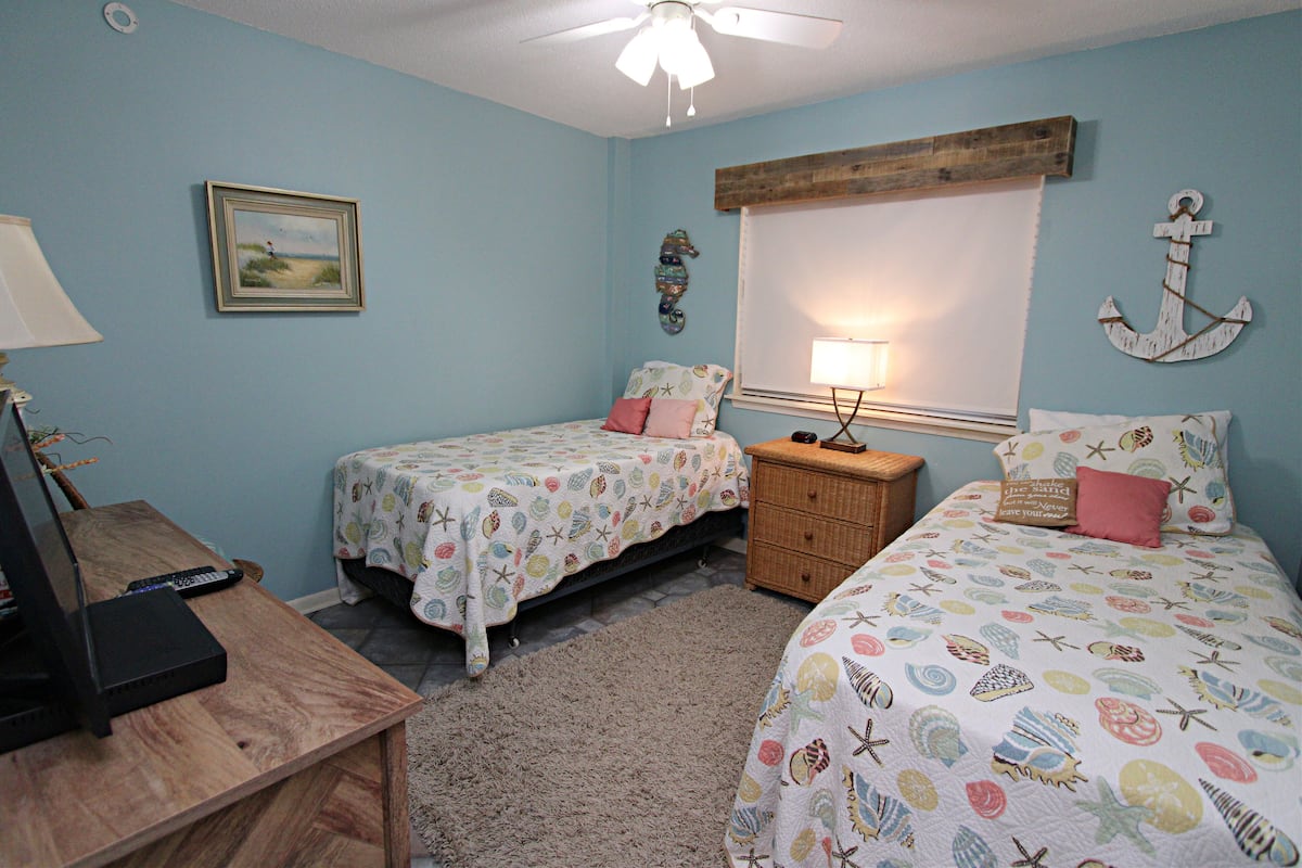 2 dormitorios, decoración individual, mobiliario individual