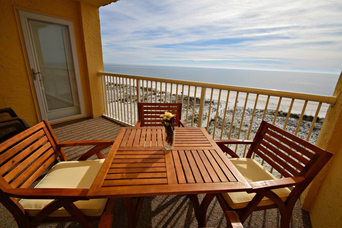 Condo, Multiple Beds, Pool Access (Driftwood Towers 4G) | Outdoor dining