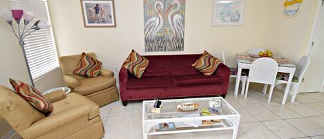 LÀgenhet - flera sÀngar - balkong (Grand Beach Resort 411) | Vardagsrum