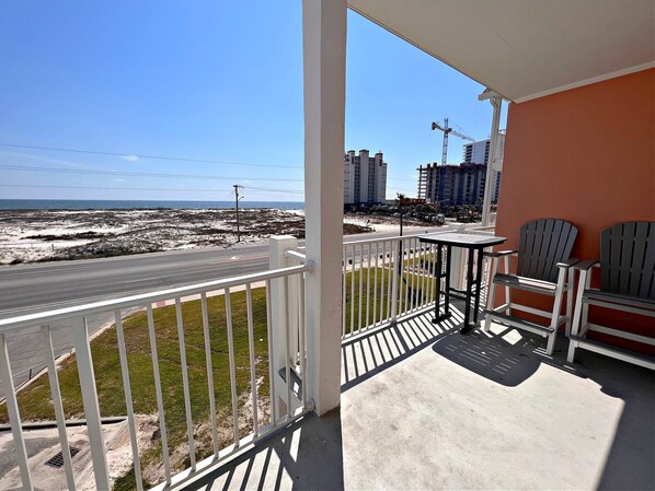 公寓客房, 多張床, 熱水浴缸, 泳池景觀 (Grand Beach Resort 317) | 客房景觀