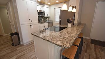 Condo, Multiple Beds, Balcony, Pool View (Gulf House 203) | Private kitchen