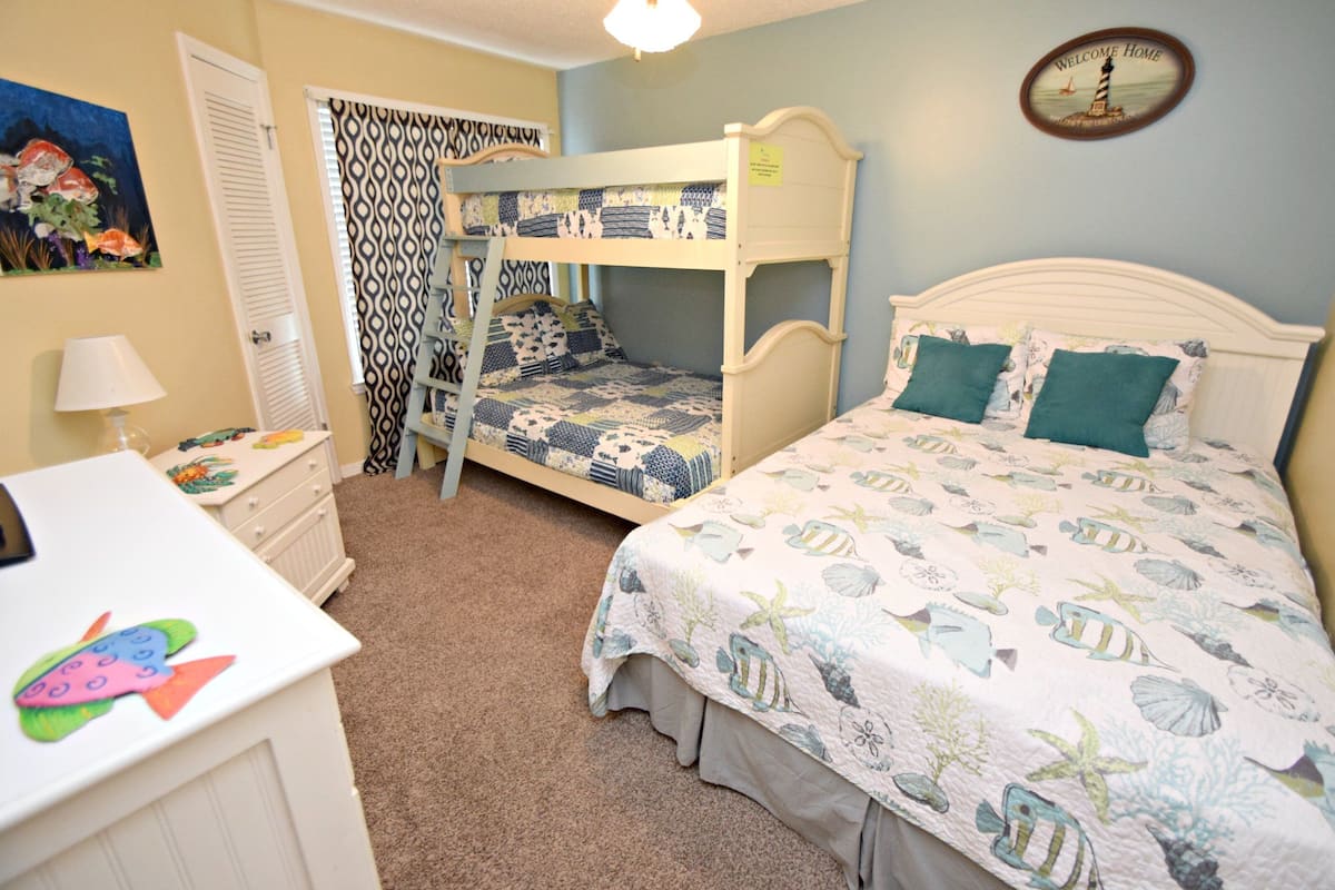 2 bedrooms, individually decorated, individually furnished, bed sheets