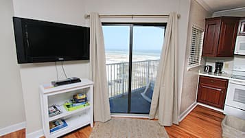 Condo, Multiple Beds, Pool Access, Beach View (Gulf Shores Plantation 5509) | Private kitchen