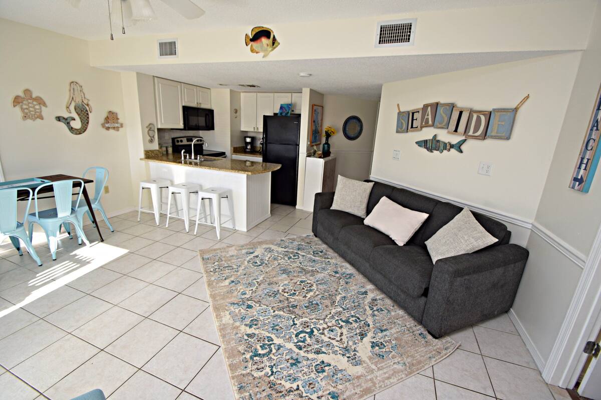 Apartamento, varias camas, balcón (Gulf Shores Plantation 1140) | Zona de estar
