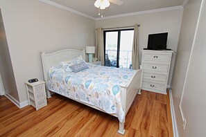 2 bedrooms, individually decorated, individually furnished, bed sheets