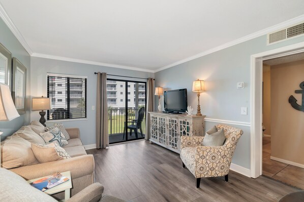 Apartment, Mehrere Betten, Poolzugang, Gartenblick (Gulf Shores Plantation 3214) | Wohnbereich