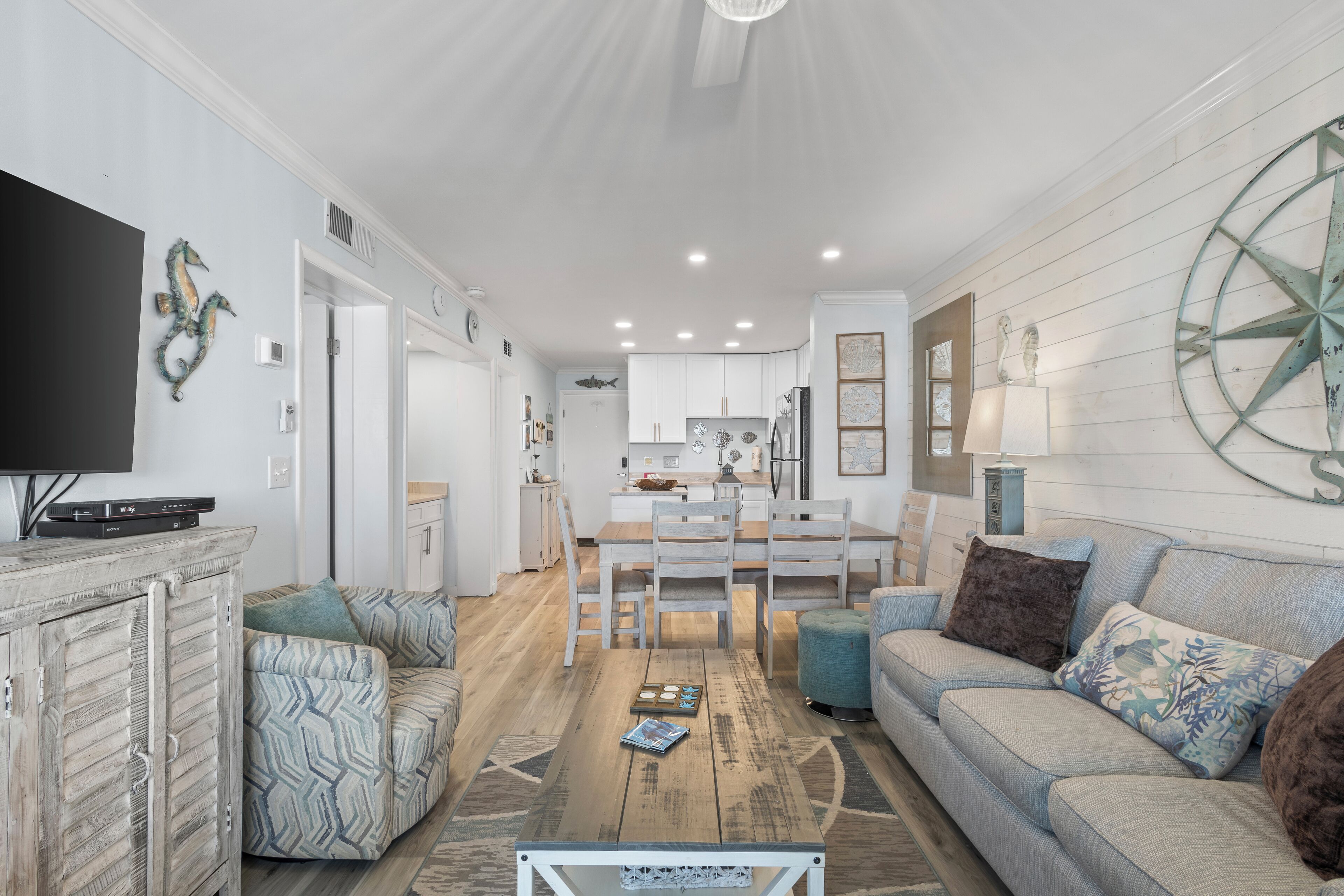 Apartamento, varias camas, acceso a la piscina, vistas al mar (Gulf Shores Plantation 1306) | Zona de estar