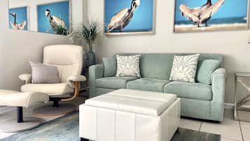 Condo, 1 Queen Bed with Sofa bed, Balcony (Gulf Shores Surf & Racquet Club 606A) | Living area