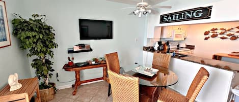 Condo, 1 cama Queen size y sofá cama, balcón (Gulf Shores Surf & Racquet Club 615A) | Restaurantes