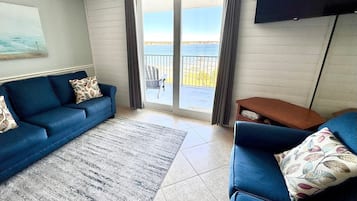 Leilighet, flere senger, balkong (Gulf Shores Surf & Racquet Club 603B) | Oppholdsområde