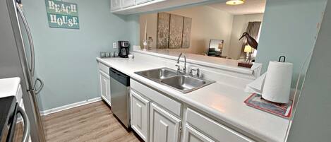 Apartment, Mehrere Betten, Terrasse, Meerblick (Gulf View 14) | Eigene Küche | Wasserkocher mit Kaffee-/Teezubehör