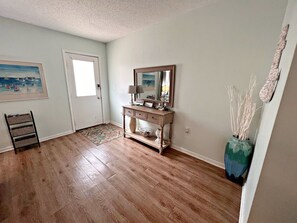 Condo, várias camas, varanda, vista para o oceano (Gulf View 14) | Parte interna