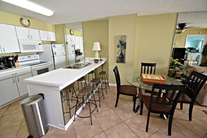 Interior - Harbour Place (Orange Beach)