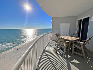 Appart'hôtel, plusieurs lits, accès piscine (Island Royale P504) | Vue sur la plage/l’océan