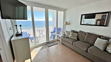 Apartment, Mehrere Betten, Poolzugang (Island Shores 656) | Wohnbereich
