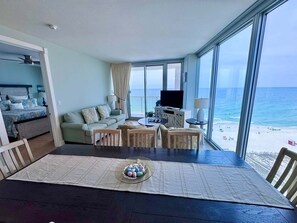 Condo, Plusieurs lits, balcon (Island Tower 1203) | Restauration