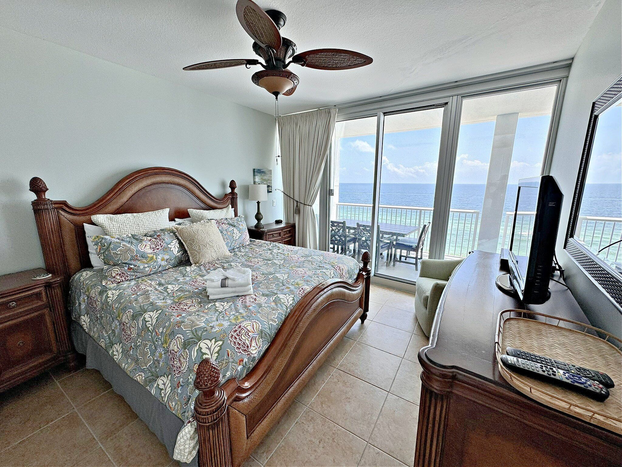 3 habitaciones, decoración personalizada y muebles diferentes 