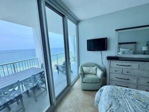 Huoneisto, useita sänkyjä, parveke (Island Tower 1203) | 3 makuuhuonetta, yksilöllisesti sisustettu, yksilöllisesti kalustettu