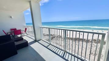 Condo, Multiple Beds, Pool Access (Island Tower 703) | Outdoor dining
