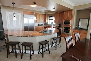 Condo, Multiple Beds, Balcony (Mustique 302) | Private kitchen
