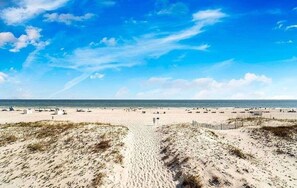 Beach nearby - Ocean Reef (Gulf Shores)