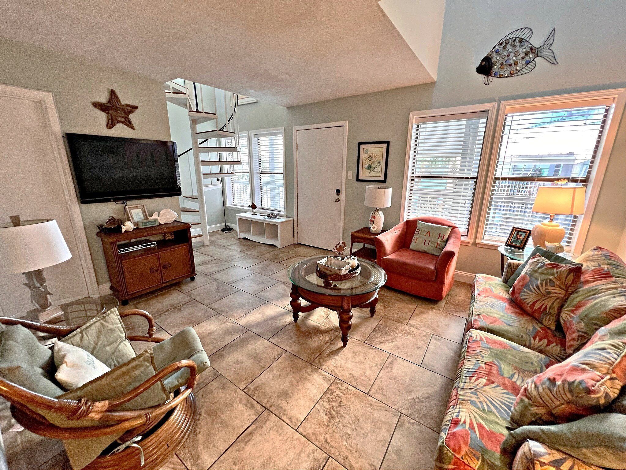 Condo, Multiple Beds, Pool Access, Pool View (Ocean Reef 114) | Living area