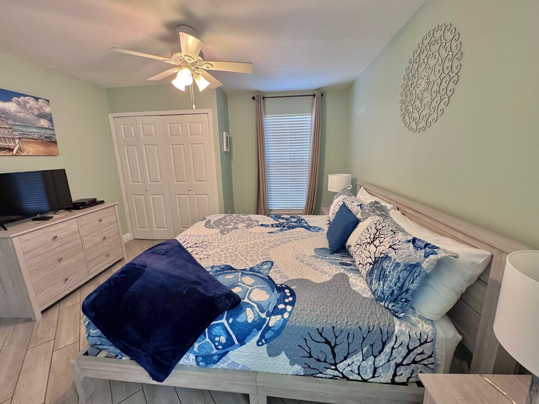 公寓客房, 多張床, 可使用泳池, 海灘景觀 (Regatta 102A) | 2 間臥室、獨特裝潢、布置獨特、床單