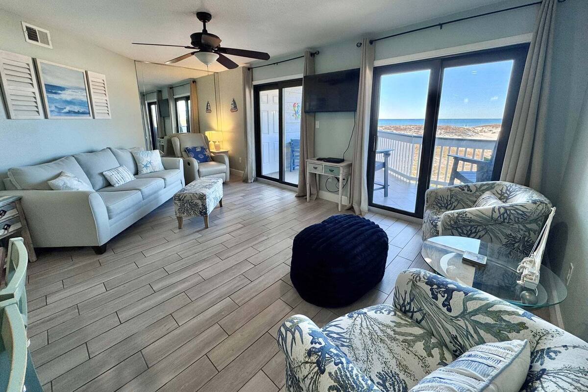 Condo, Multiple Beds, Pool Access, Beach View (Regatta 102A) | Living area