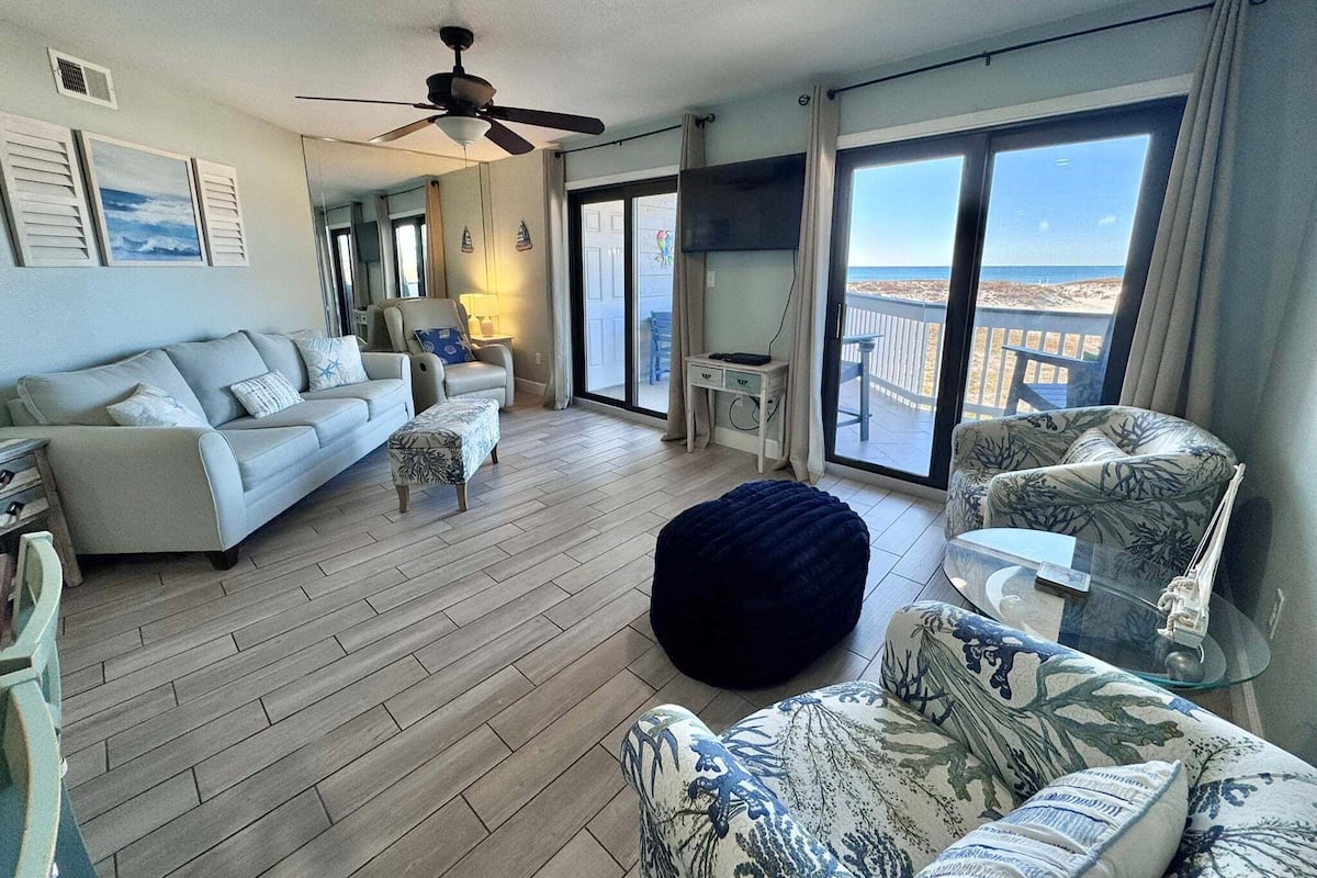 Condo, Multiple Beds, Pool Access, Beach View (Regatta 102A) | Living area