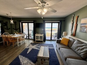 Apartment, Mehrere Betten, Balkon (Regatta 203A) | Wohnbereich