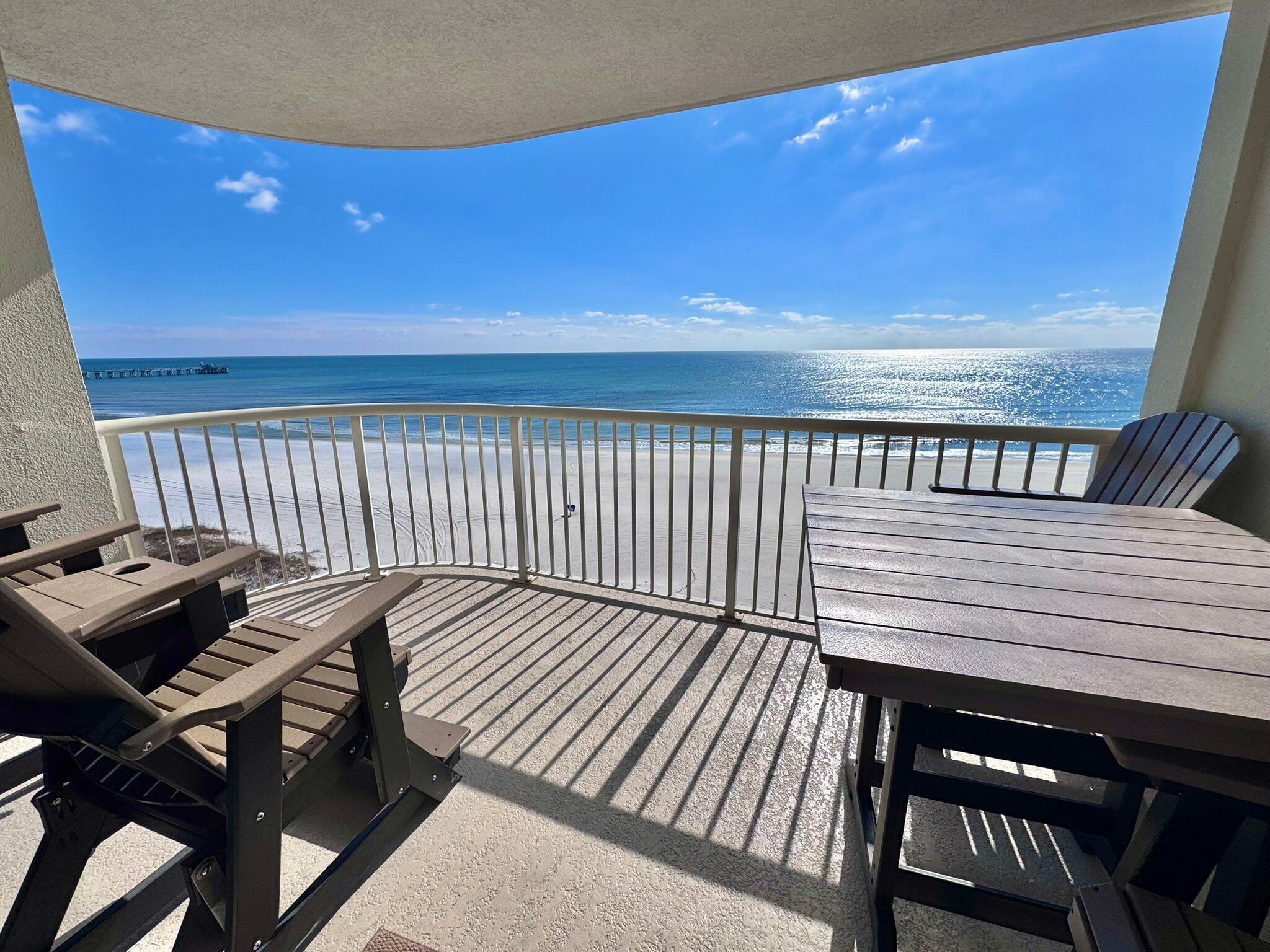 Apartamento, varias camas, balcón (Royal Palms 701) | Restaurante al aire libre