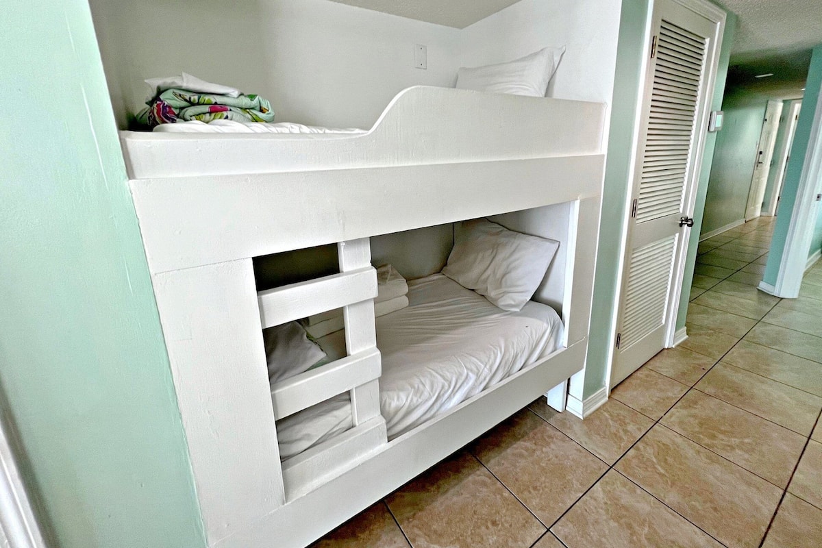Condo, Multiple Beds, Balcony (Royal Palms 701)