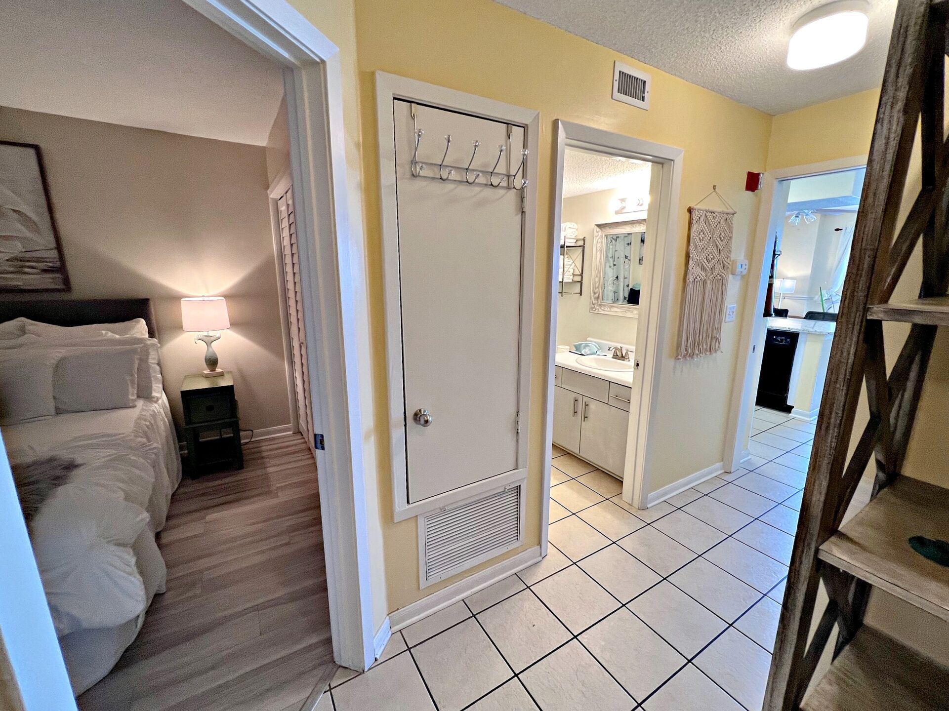 2 bedrooms, individually decorated, individually furnished, bed sheets