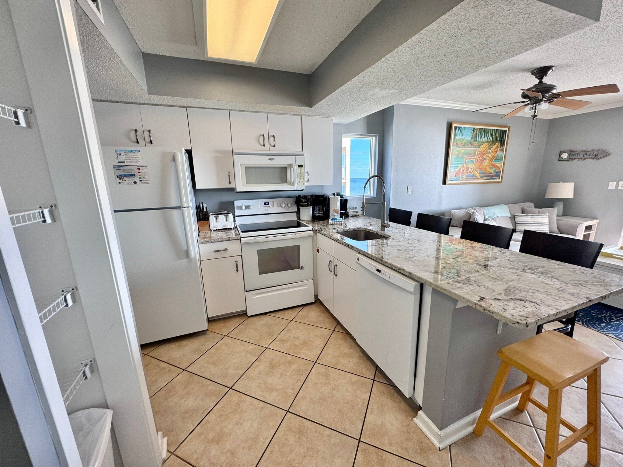 公寓式客房, 多张床, 阳台, 海滩景观 (Seacrest 701) | 私人厨房