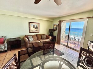 Appartement, Meerdere bedden, balkon (Seacrest 702) | Woonruimte