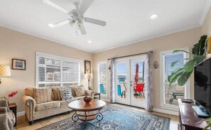 Living area - Sea Watch (Gulf Shores)