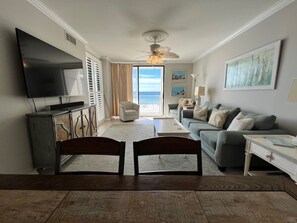 Huoneisto, useita sänkyjä, pääsy uima-altaalle (Shoalwater 404) | Oleskelualue | MP3-telakointiasema