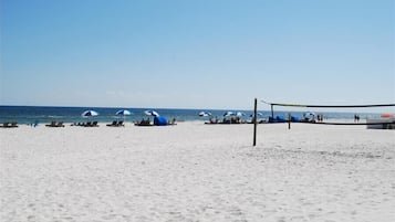 Una playa cerca