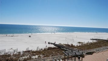 Una playa cerca